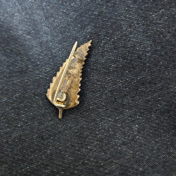 Fern Leaf Pin - Picture 3 of 4